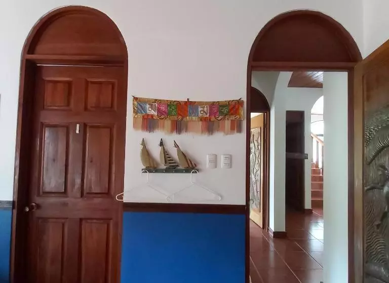 پانسیون Casa Alice Marbella Lodge