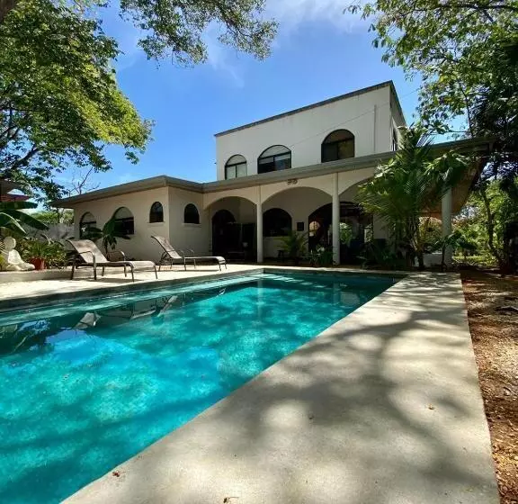 پانسیون Casa Alice Marbella Lodge