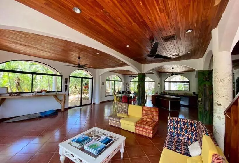 پانسیون Casa Alice Marbella Lodge