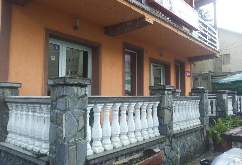 ペンション Casa Azugeana