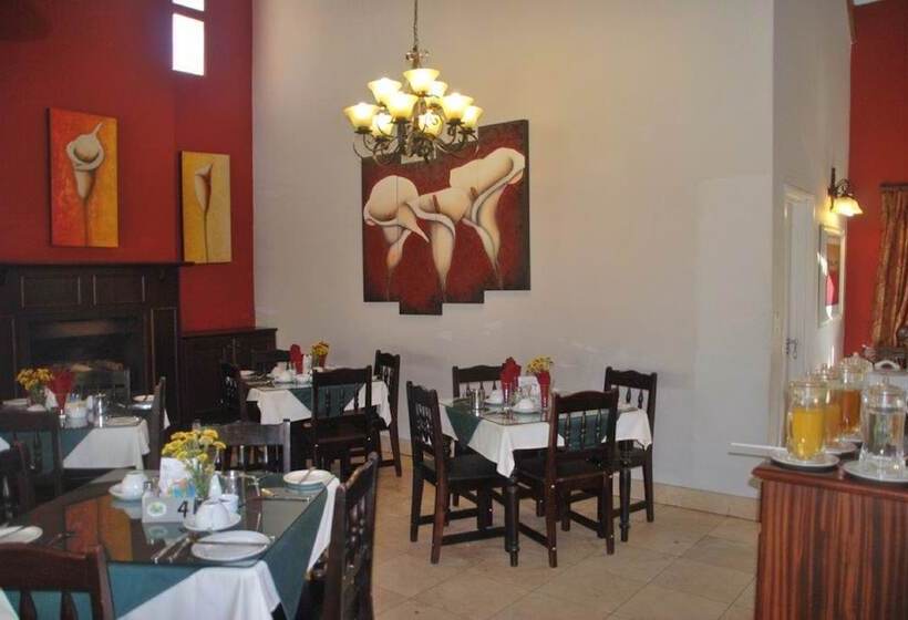 פנסיון Sunninghill Guest Lodges