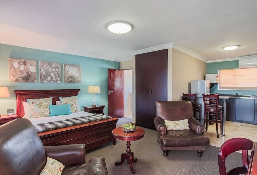 פנסיון Sunninghill Guest Lodges