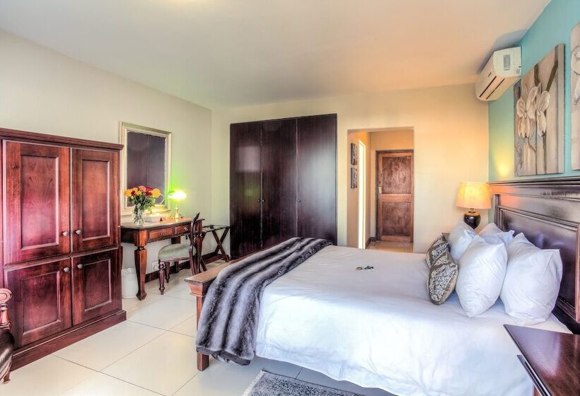 פנסיון Sunninghill Guest Lodges