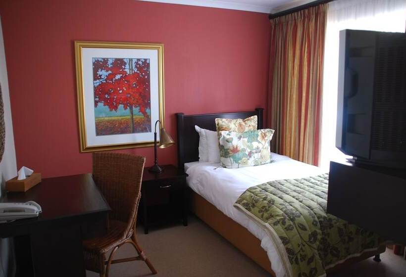 פנסיון Sunninghill Guest Lodges