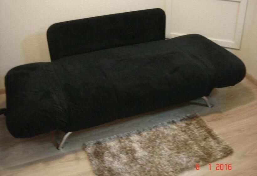 Wall Street Flat Service