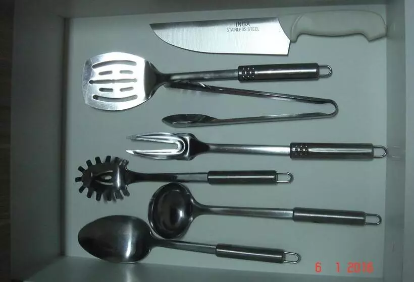 Wall Street Flat Service