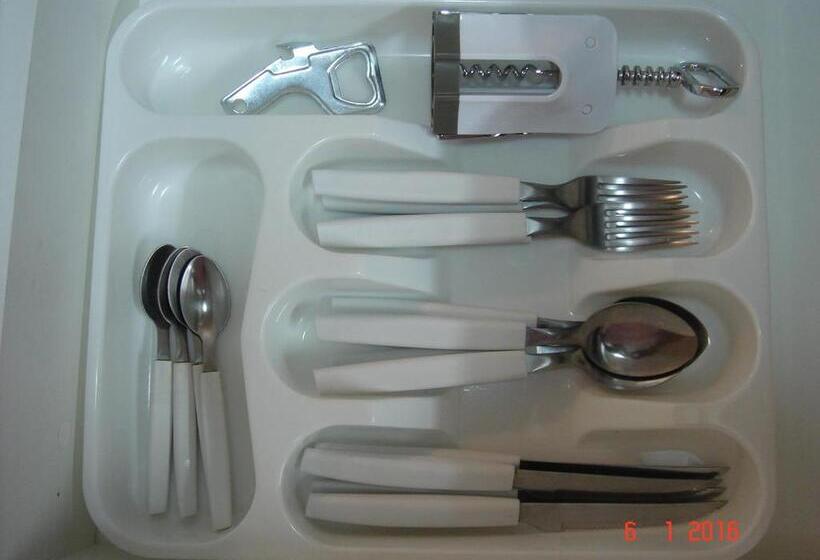 Wall Street Flat Service