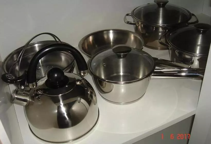 Wall Street Flat Service