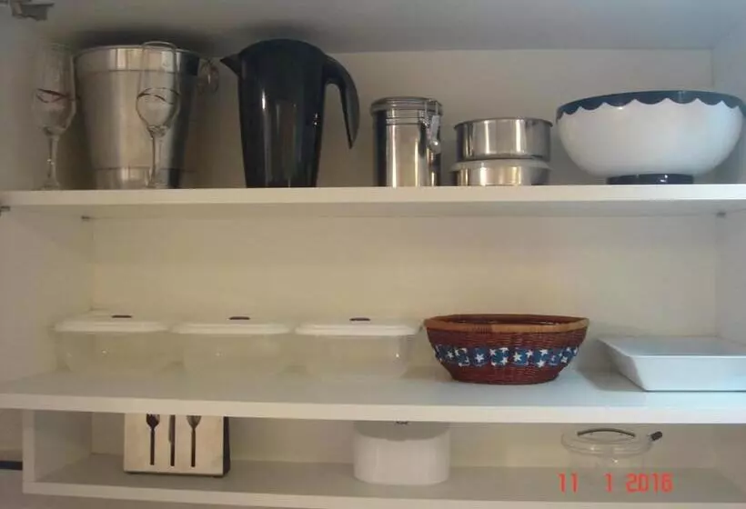 Wall Street Flat Service