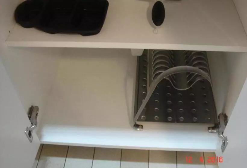 Wall Street Flat Service