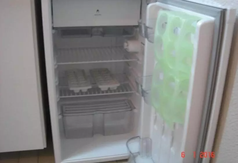 Wall Street Flat Service