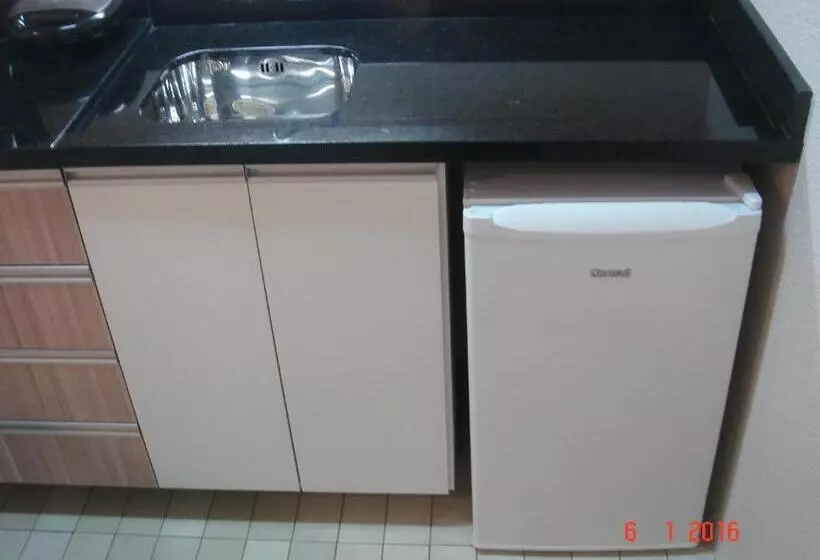 Wall Street Flat Service