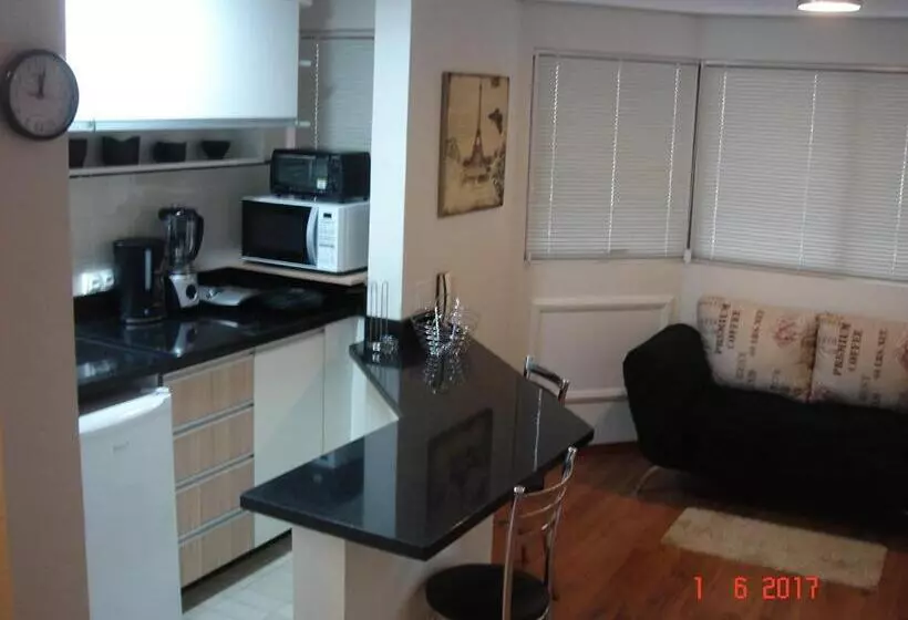 Wall Street Flat Service