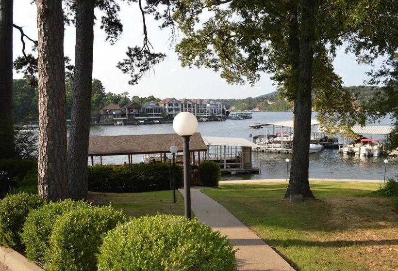 فندق صغير Country Inn Lake Resort