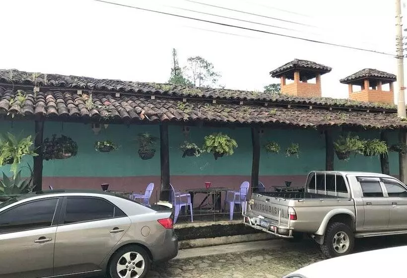 Retkeilymaja Villa Santo Domingo