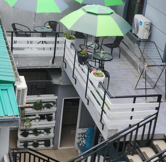 پانسیون Apartments On Vaja Pshavela