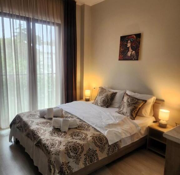 پانسیون Apartments On Vaja Pshavela