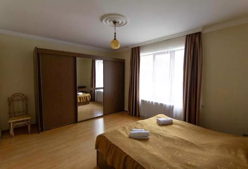 پانسیون Eka&nino Guesthouse