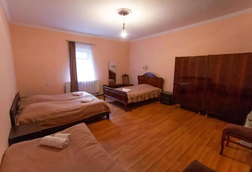 پانسیون Eka&nino Guesthouse