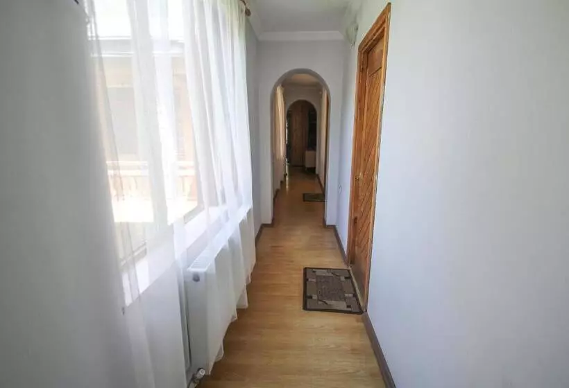پانسیون Eka&nino Guesthouse