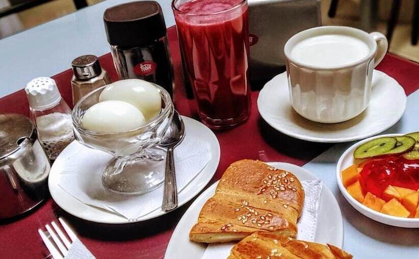 پانسیون Hostal El Roble