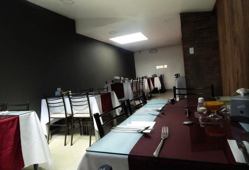 پانسیون Hostal El Roble