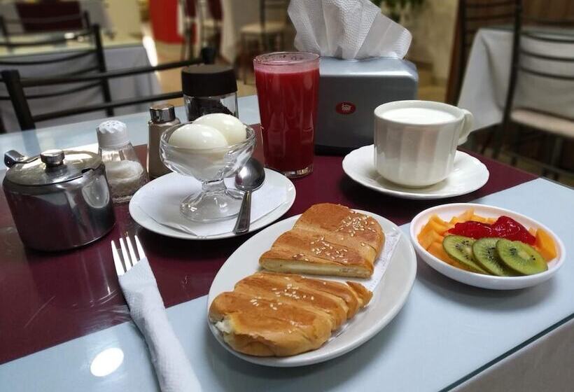 پانسیون Hostal El Roble