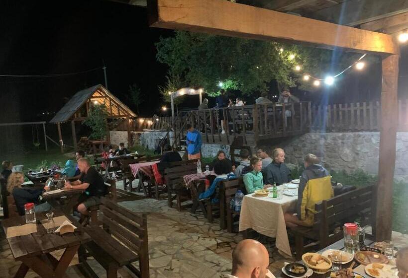 Majatalo Shpella Guesthouse Theth