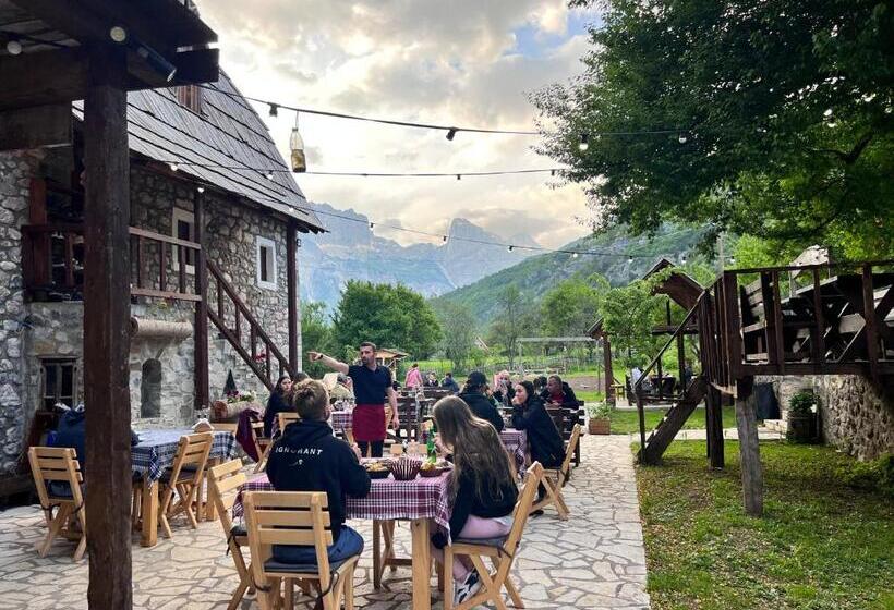 Majatalo Shpella Guesthouse Theth