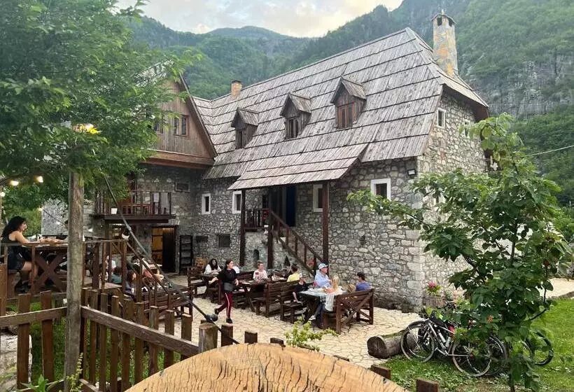 Pensió Shpella Guesthouse Theth