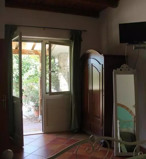 هتل Agriturismo Agrifoglio