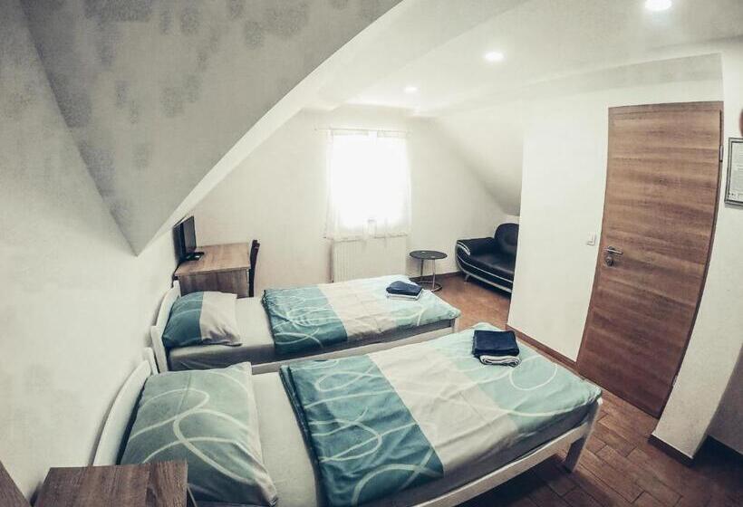 پانسیون Apartment And Rooms Maraton