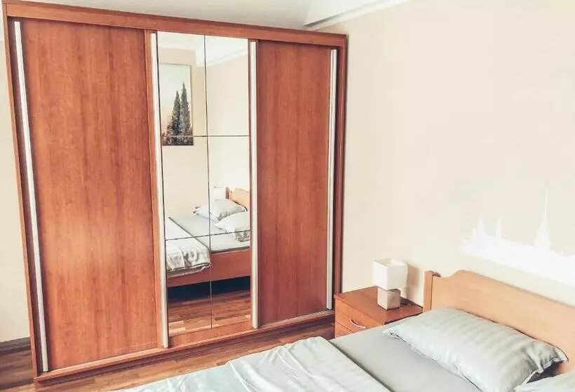 پانسیون Apartment And Rooms Maraton