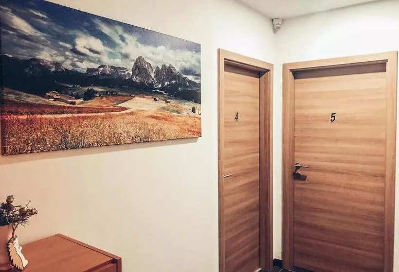 پانسیون Apartment And Rooms Maraton