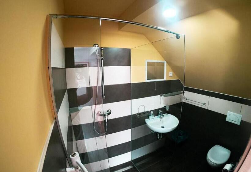 پانسیون Apartment And Rooms Maraton