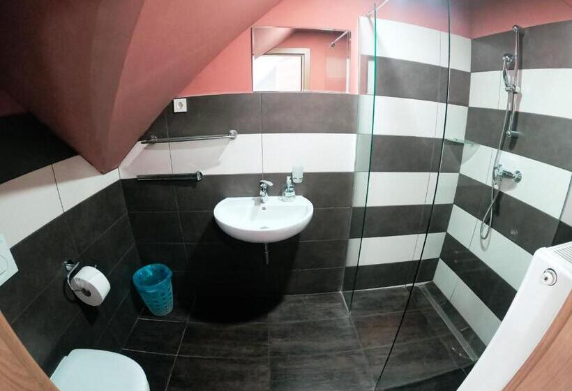 پانسیون Apartment And Rooms Maraton