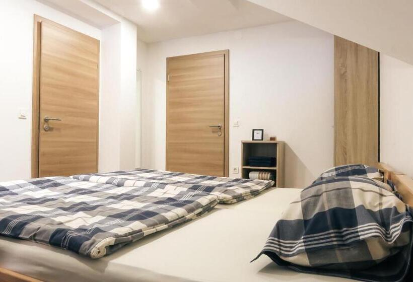 پانسیون Apartment And Rooms Maraton