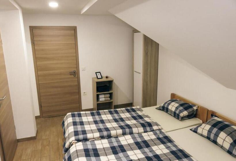 پانسیون Apartment And Rooms Maraton