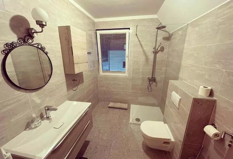 پانسیون Apartment And Rooms Maraton