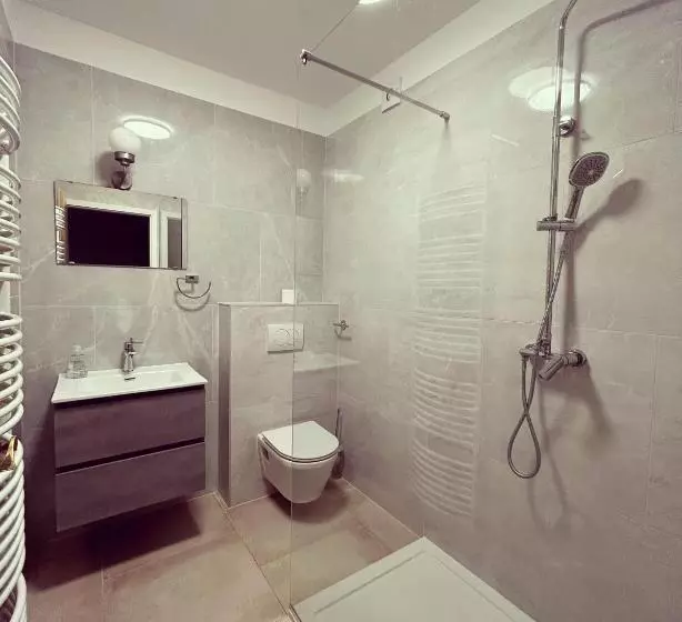 پانسیون Apartment And Rooms Maraton