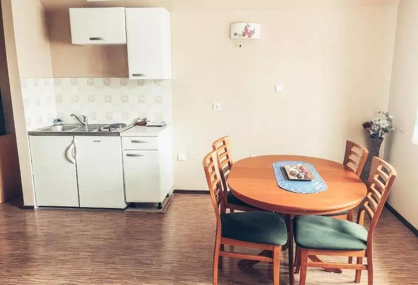 پانسیون Apartment And Rooms Maraton
