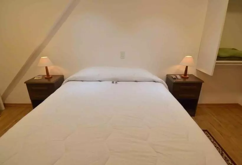 ペンション Pousada Campos Montreal