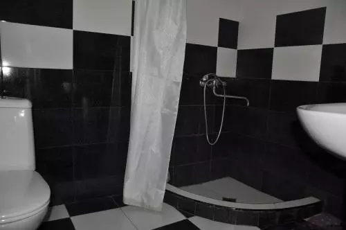 پانسیون Tin Tina Guesthouse