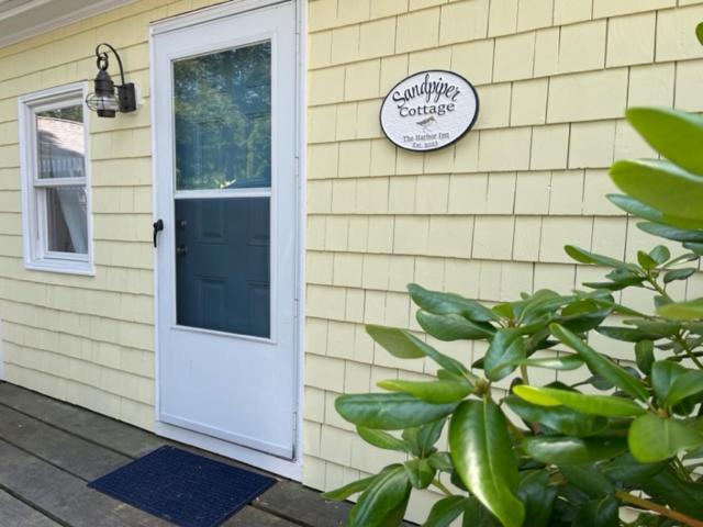 فندق صغير The Harbor Inn