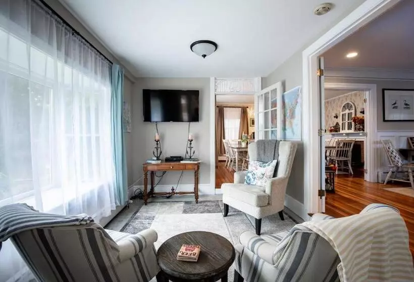 Retkeilymaja The Harbor Inn