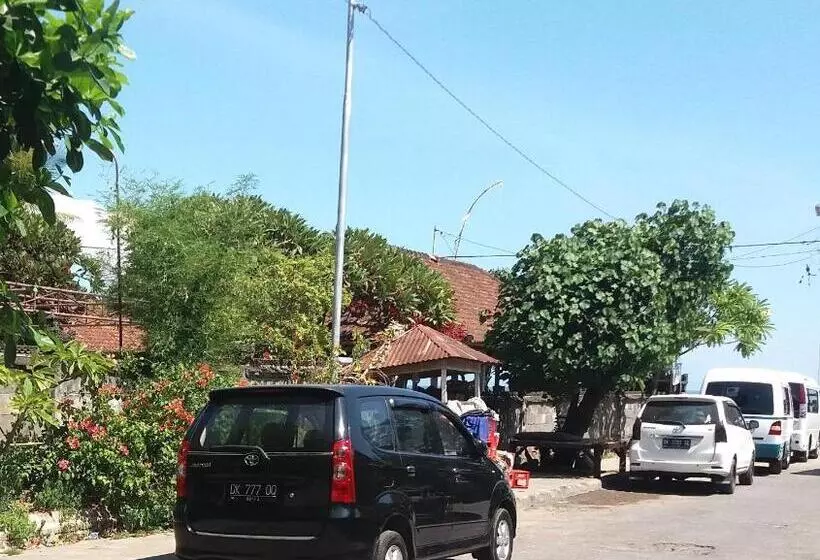 Majatalo Kembar Inn Padangbai