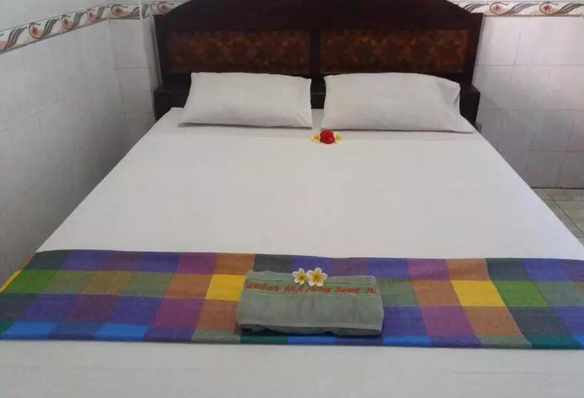Majatalo Kembar Inn Padangbai