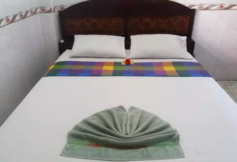 Majatalo Kembar Inn Padangbai
