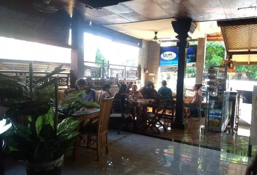 Majatalo Kembar Inn Padangbai