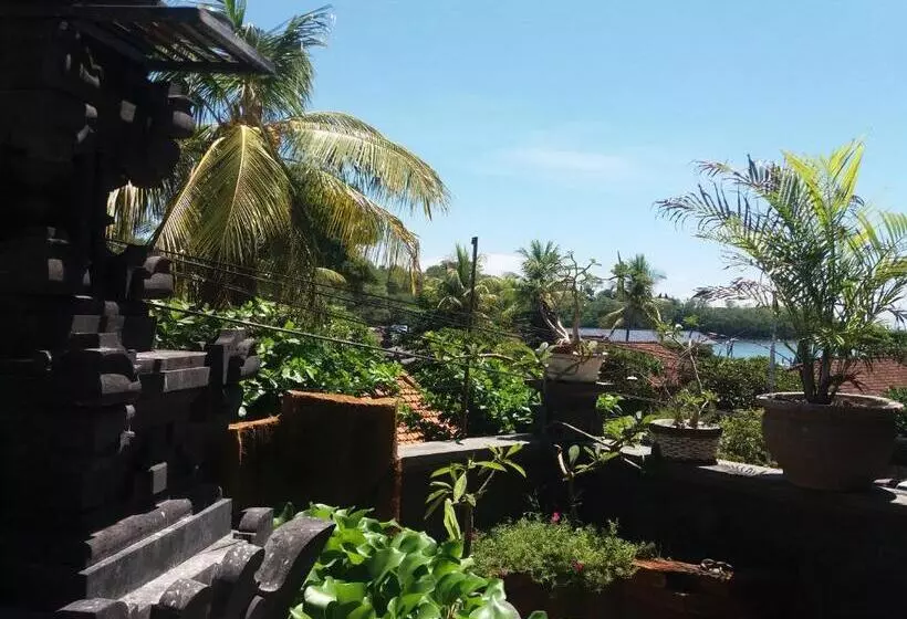 Majatalo Kembar Inn Padangbai